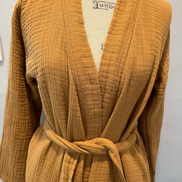 Parachute Golden Textured Robe - Picture 2 of 9